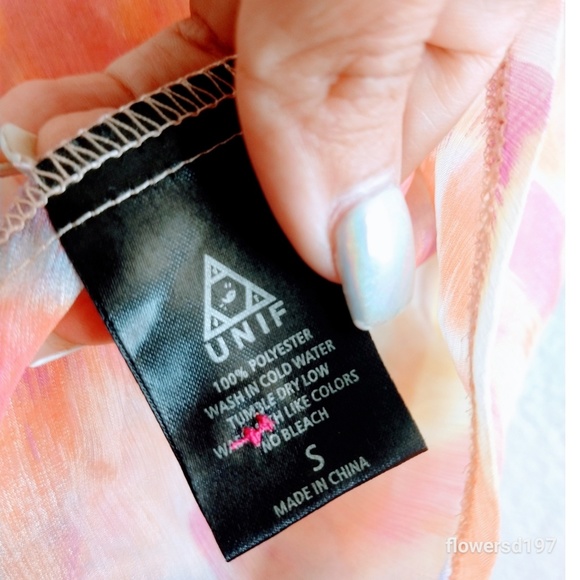 UNIF Cold Shoulder Top Size Small - Picture 5 of 5